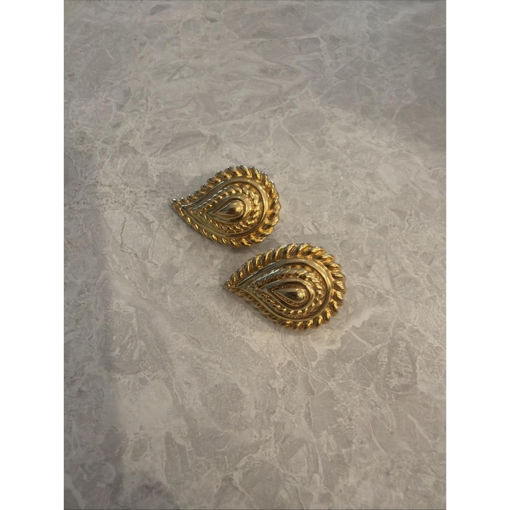 Mimi Di N Vintage Gold-Tone Clip-On  Earrings